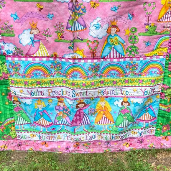 PRINCESS Castle Baby Tummy Time Quilt Rapunzel Handmade 47 x 37 inches - Picture 14 of 16